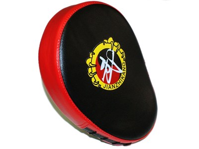 Лапа тренировочная PVC, гнутая, универсальная. 23*18см :B-S1:  (Чёрно-красный ЧК) - фото 1047848265