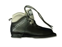 Классические беговые лыжные ботинки "Motor Сlassic" из натуральной кожи на подошве 0075Н. Размер 32.